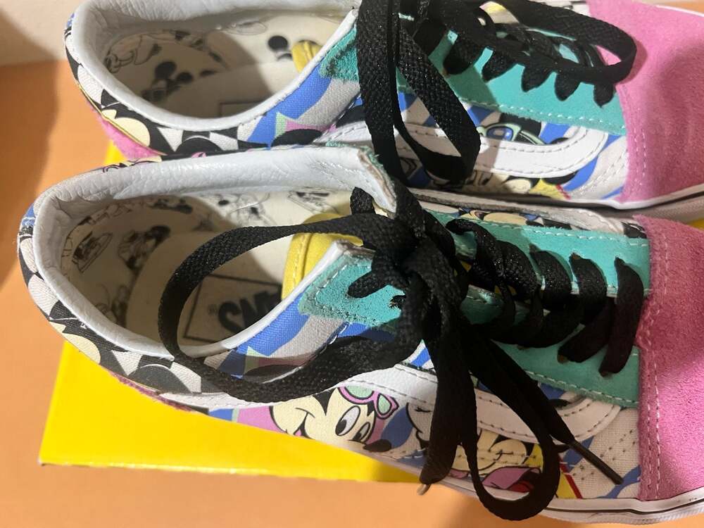 Vans x Disney Old Skool 80s Mickey Mouse Anniversary Collection Shoes - Picture 4 of 7